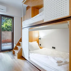 The Pod Tiflis